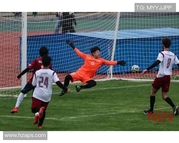 22退役球星重聚绿茵场 展现足球传奇魅力与友谊赛精彩瞬间 22退役球星重聚绿茵场 展现足球传奇魅力与友谊赛精彩瞬间